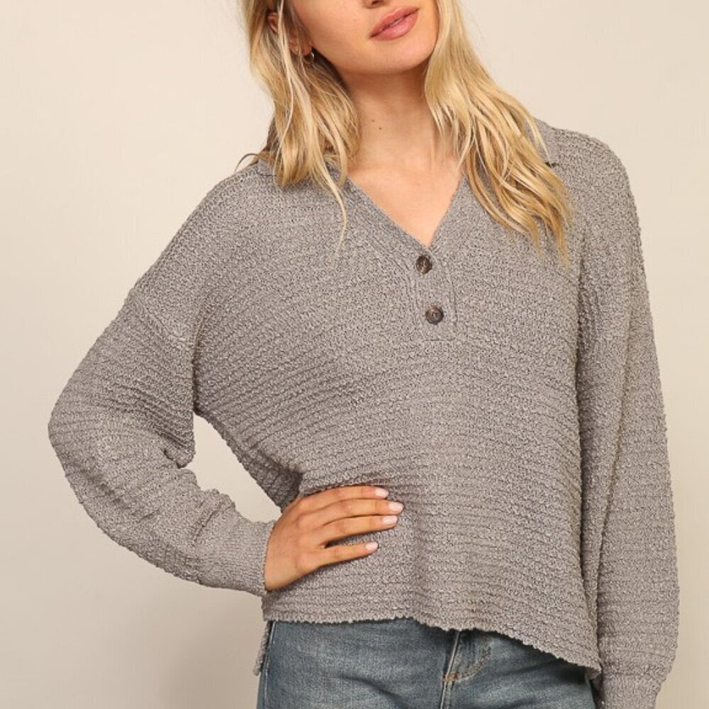 LUMIERE V-NECK TEXTURED WEATER WITH CHIC COLLAR SIZE SMALL